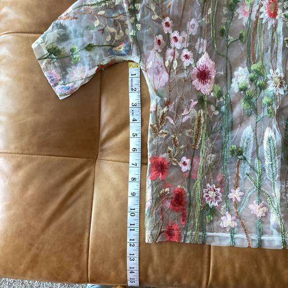 Embroidered blouse - Picture 3 of 10